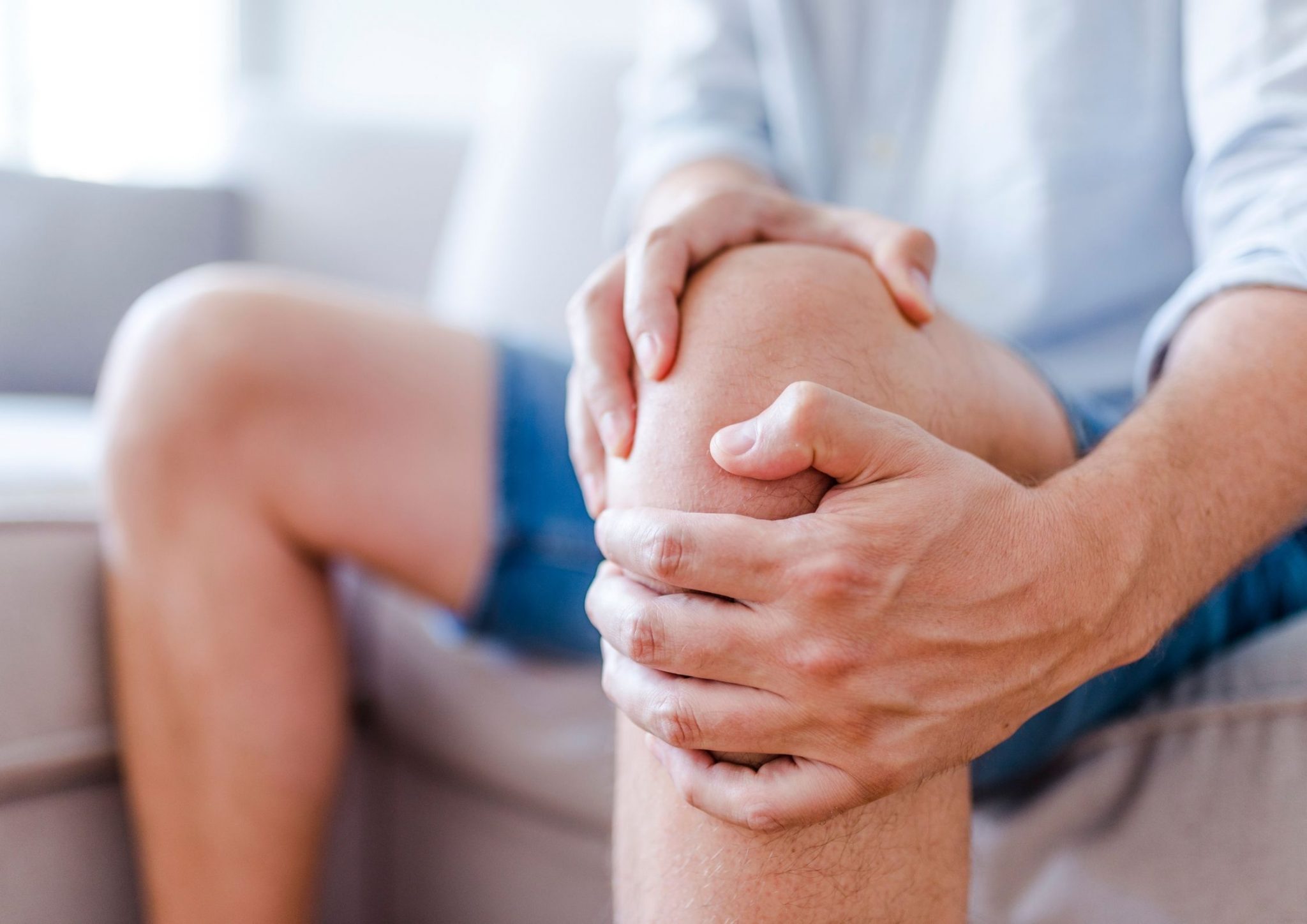 Is It Good to Put a Pillow Under Your Knees? Cosy Sleep